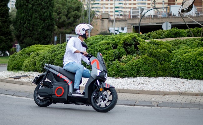Seat Mó expande a L'Hospitalet de Llobregat (Barcelona) su servicio de 'moto sharing'