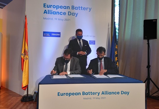 España formará unos 150.000 trabajadores de la automoción en el ámbito de las baterías