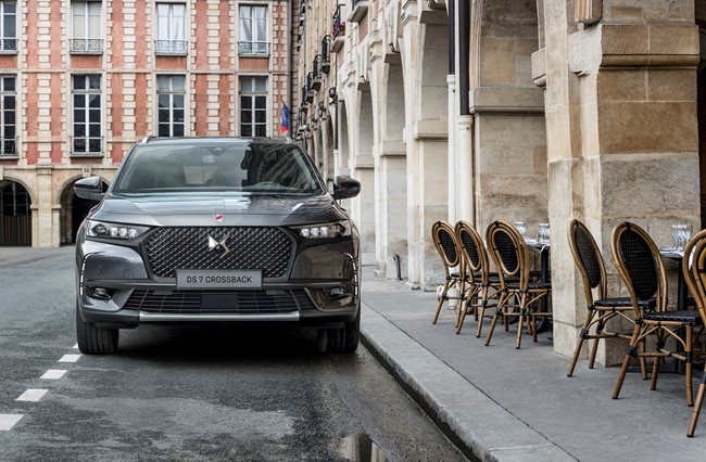 El nuevo DS 7 incorpora sistema de aparcamiento automático DS Park Pilot