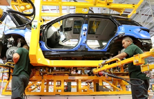 La producción de vehículos en España se dispara un 30% hasta abril, pero sigue por debajo de 2019