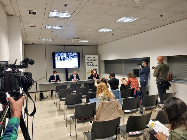 España registra más de 700.000 nuevos usuarios de bici y 370.000 de patinete desde la pandemia