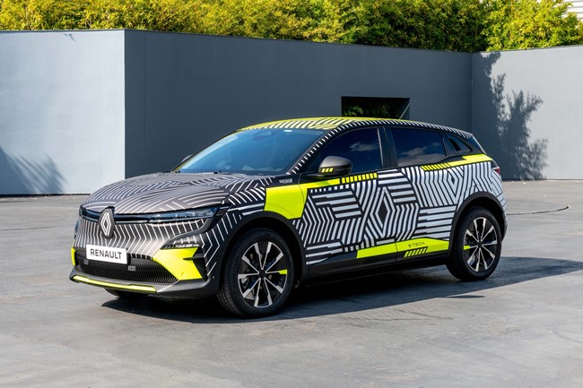 Renault prueba en carretera el nuevo Mégane eléctrico, que tendrá una autonomía de hasta 450 kilómetros