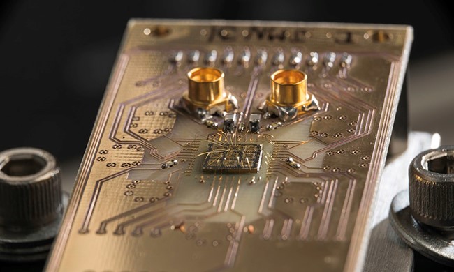 Fabricantes de componentes creen que la crisis de semiconductores puede durar hasta "bien entrado" 2022