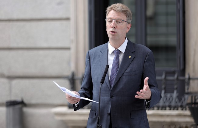 El PSOE rectifica y acepta una congelación del impuesto de matriculación hasta final de año