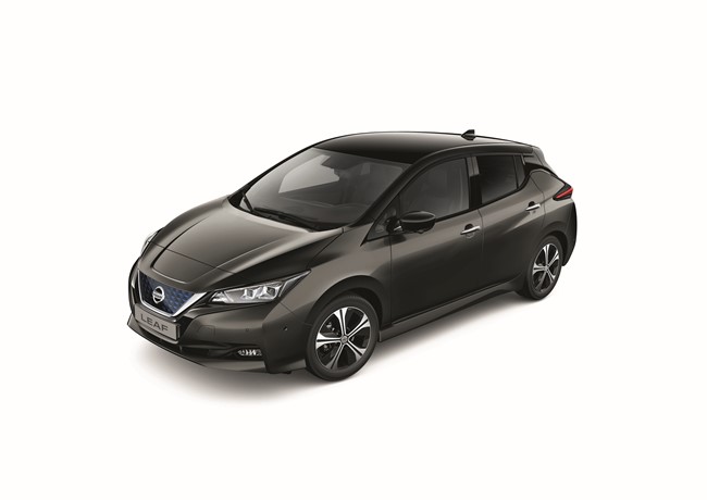 Uber acuerda con Nissan descuentos de hasta un 23% en vehículos eléctricos para conductores de taxi y VTC