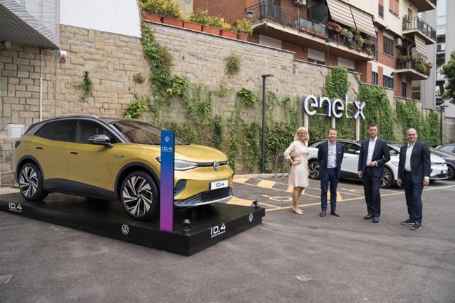 Enel y Volkswagen se alían para impulsar una red de recarga eléctrica de más de 3.000 puntos en Italia