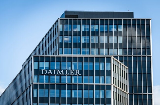 Daimler gana 8.077 millones hasta junio, tras aumentar sus ingresos un 25%