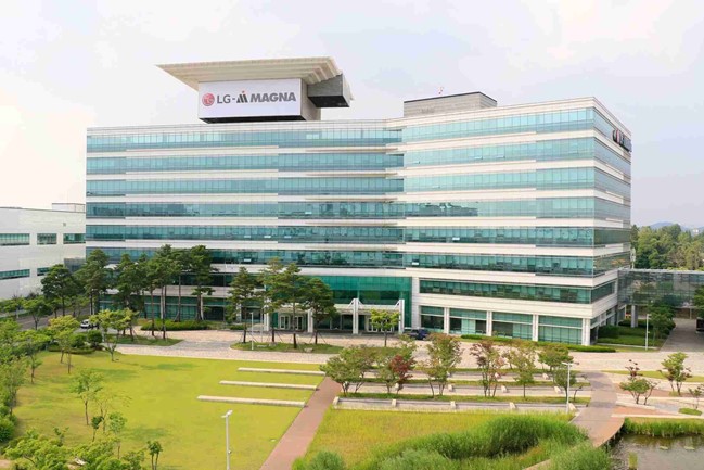 LG y Magna se alían en una 'joint venture' para acelerar el desarrollo del coche eléctrico