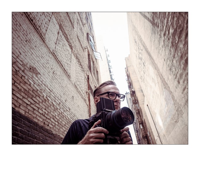 Pirelli presenta su calendario 2022 con grandes estrellas de la música fotografiadas por Bryan Adams