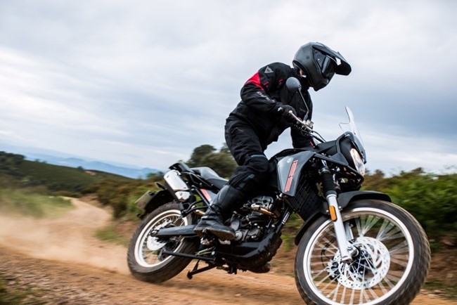 Malaguti ya vende en sus concesionarios su nueva moto DuneX125 y espera para septiembre la Dune 125