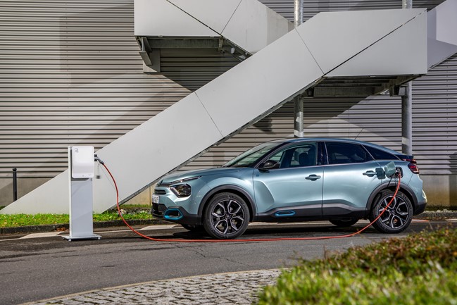 El 20% de los Citroën C4 que produce la planta de Stellantis en Madrid son eléctricos