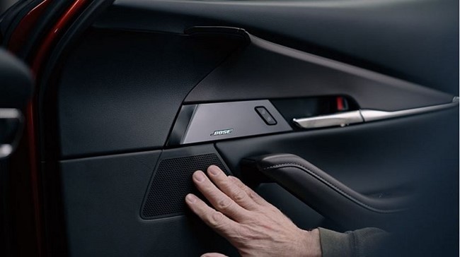 La colaboración Mazda-Bose comenzó hace 30 años, con el Mazda RX-7 de tercera generación