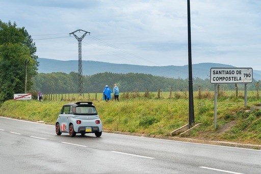 Citroën Ami, el primer vehículo eléctrico que hace el Camino de Santiago cargando con enchufe doméstico