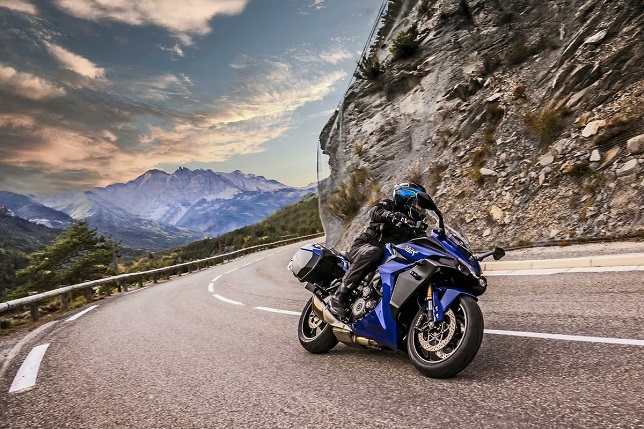 La nueva Suzuki GSX-S 1000 GT, entre confort y comportamiento deportivo