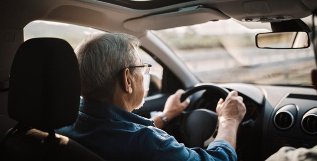 Seguridad y accesibilidad, elementos prioritarios en la compra de un vehículo para conductores sénior