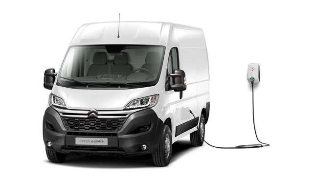 Citroën completa la electrificación de su gama de vehículos comerciales en España