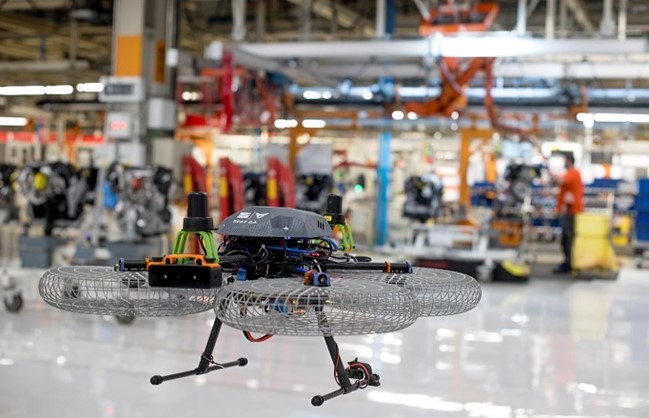 Seat estudia usar drones para transportar piezas autónomamente en las líneas de producción
