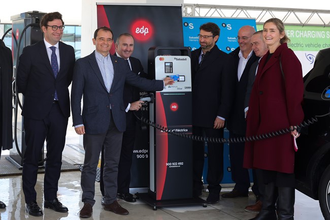 Mastercard, EDP y Sabadell se unen para introducir el pago 'contactless' en 1.000 puntos de recarga
