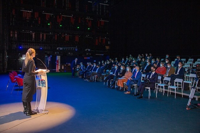 El Moves Grandes Flotas incluirá incentivos a las infraestructuras de recarga