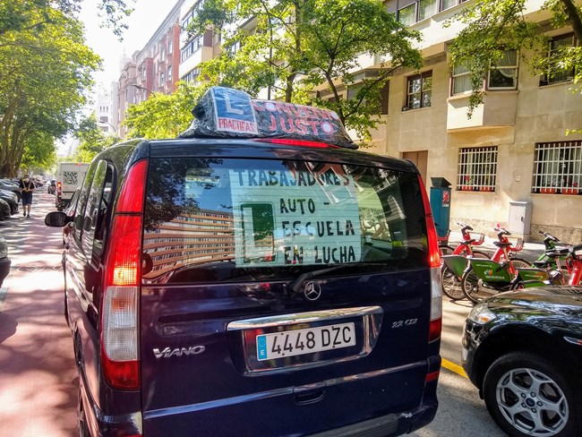 El Senado retoca ley de Tráfico como pedían las autoescuelas tradicionales y suprime formación 'online'