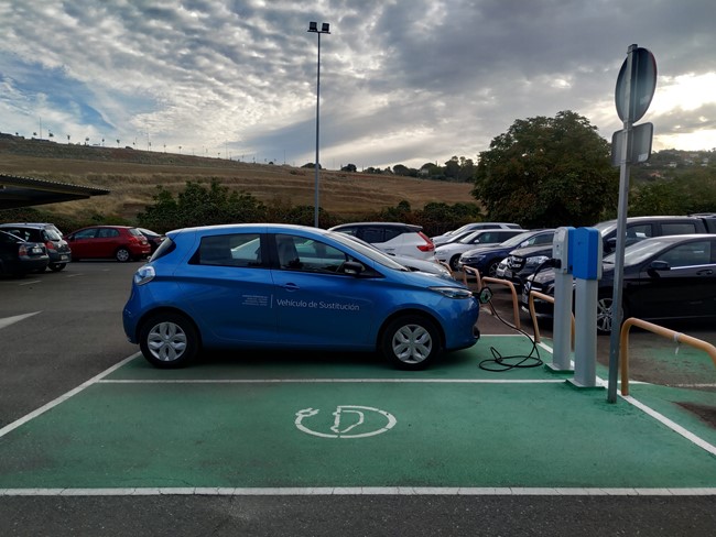 España mejora en penetración del coche eléctrico, pero se mantiene en la cola de Europa