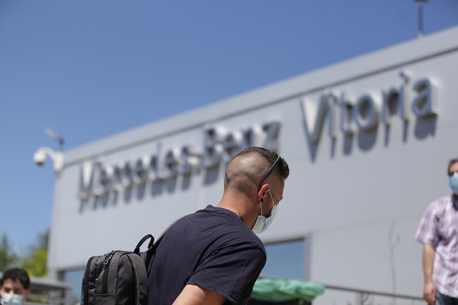 Mercedes Vitoria suspenderá su producción dos días en diciembre por la "incertidumbre" en el suministro