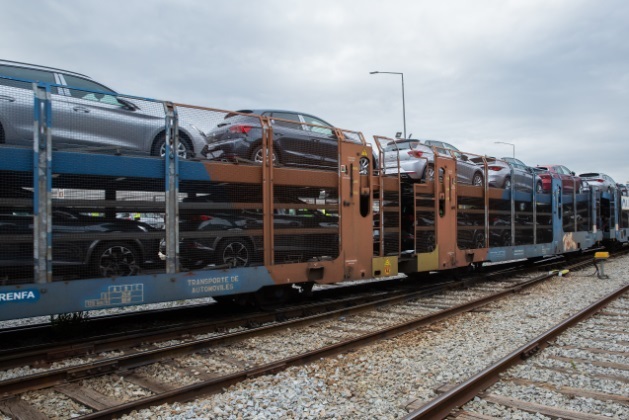 Seat y Volkswagen Autoeuropa unen por tren las fábricas de Martorell (Barcelona) y Palmela (Portugal)