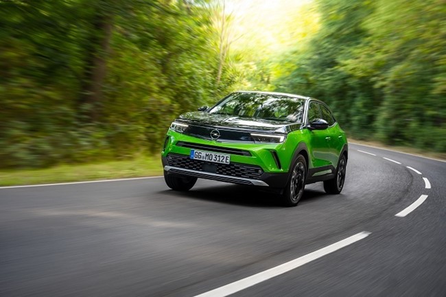 Opel aumenta la autonomía de los modelos Corsa-e y Mokka-e por la optimización de los sistemas HVAC