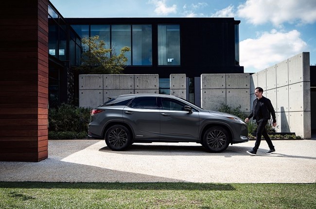 Lexus incluye en la gama RX el nuevo acabado Style, que llegará durante diciembre
