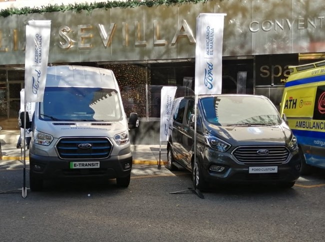 Ford presenta dos versiones eléctricas de la Transit en el encuentro de Urgencias y Transporte Sanitario