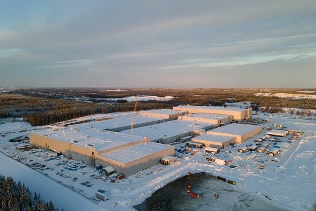 Northvolt ensambla su primera celda de batería de iones de litio en su gigafactoría en Suecia