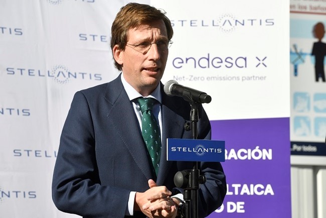 Stellantis inaugura en su centro de Madrid una planta fotovoltaica desarrollada con Endesa X