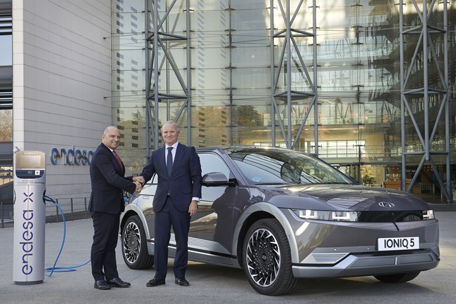 Endesa y Hyundai impulsan la movilidad eléctrica con un producto 'todo incluido'
