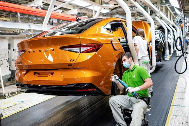 Skoda comienza la producción del eléctrico Enyaq Coupé iV en su planta de Mladá Boleslav (R. Checa)