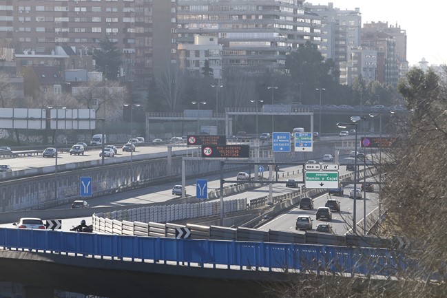 El Congreso debate, a propuesta de Más País-Equo, prohibir los anuncios de coches con emisiones