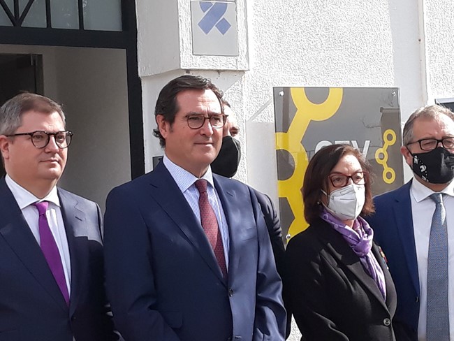 Garamendi cree que la planta de Volkswagen en Sagunto dinamizaría el tejido productivo y daría empleo