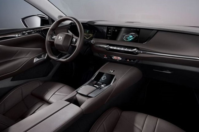 DS equipa el interior del DS 4 con mayor contenido de equipamiento y un diseño minimalista