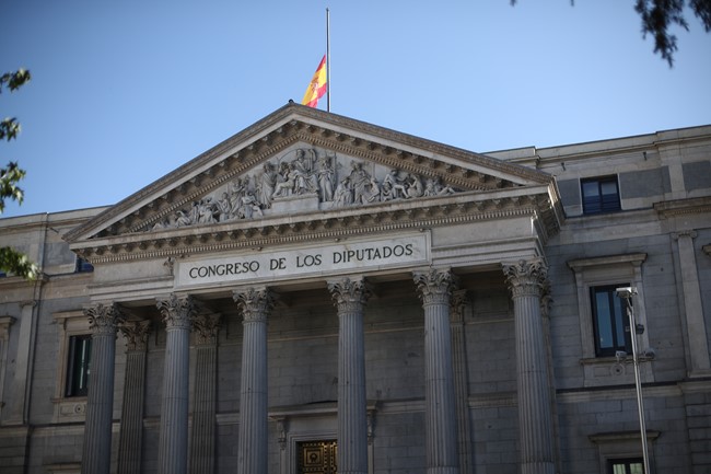 PSOE, Unidas Podemos y ERC piden una subcomisión sobre el despliegue e instalación de puntos de recarga