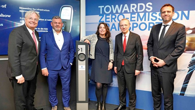 La automoción y las energéticas piden políticas interconectadas para la descarbonización