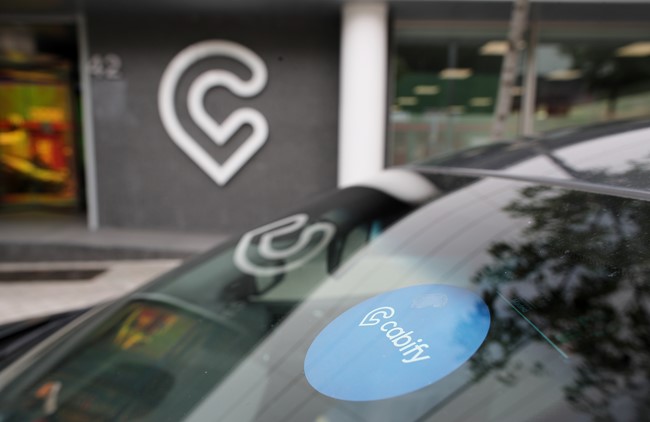 Cabify, Ecooltra, Zity y Moovit, los servicios de movilidad más utilizados en España