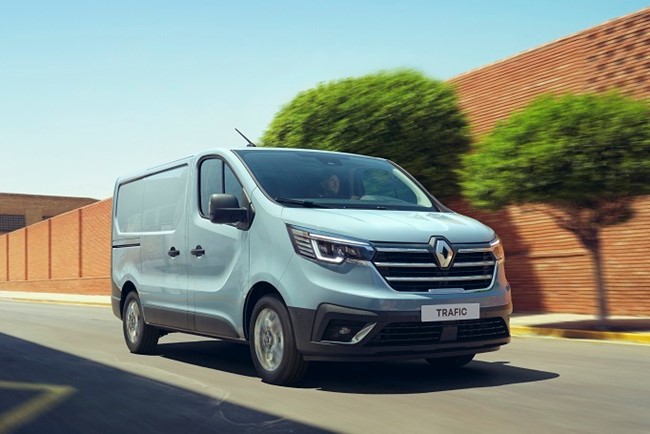 Renault completa la gama del Trafic Furgón con las versiones Doble Cabina y Piso Cabina