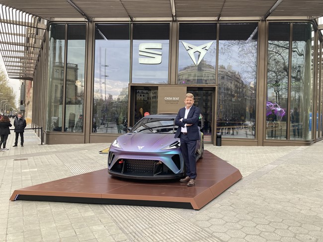 Griffiths (Seat) defiende que España no puede "seguir viviendo del turismo"