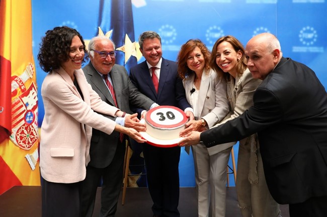 El límite de 30 km/h en ciudad reduce un 14% los fallecidos desde su implantación, según la DGT