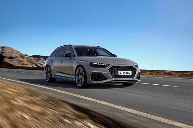 Audi lanza la nueva edición 'competition plus' para los RS 4 Avant y RS 5, con un diseño más deportivo