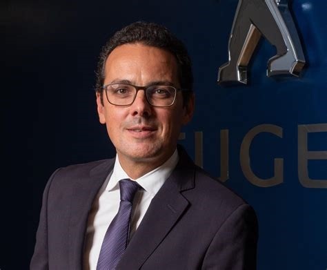 Peugeot asegura que si las ayudas al coche eléctrico fueran "menos complicadas" tendrían más efecto