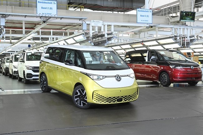 La planta de Volkswagen en Hannover en Alemania empieza a producir el ID.Buzz Pro