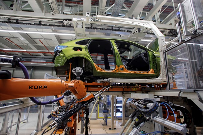 El automóvil mejora un 3,6% el superávit comercial en el cuatrimestre, hasta 2.136 millones de euros