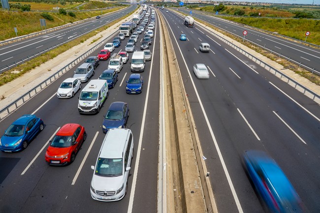 DGT prevé 4,5 millones de desplazamientos para la primera operación salida del verano, que arranca hoy