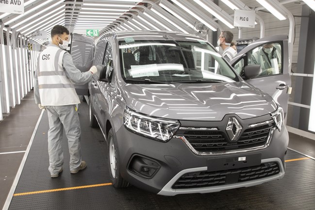 Renault plantea recuperar el turno de tarde en la factoría de Palencia tras las vacaciones de verano