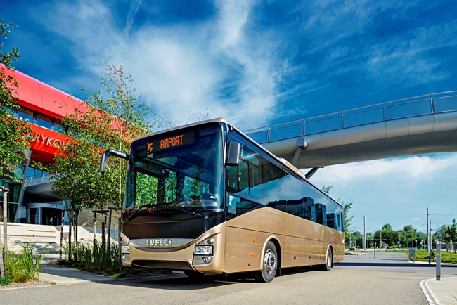 Iveco elige los sistemas de pila de combustible HTWO para equipar los autobuses de hidrógeno verde